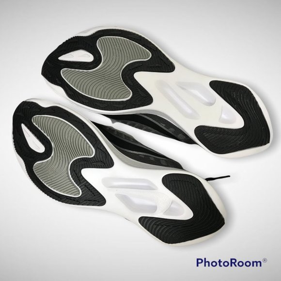 Nike Women's Black White Zoom Gravity Running Shoes (10) - Picture 8 of 8